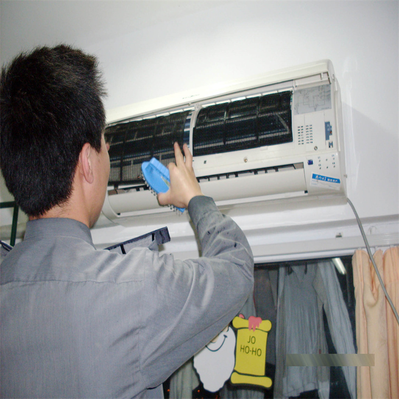 深圳布吉街别墅空调从里面漏水维修